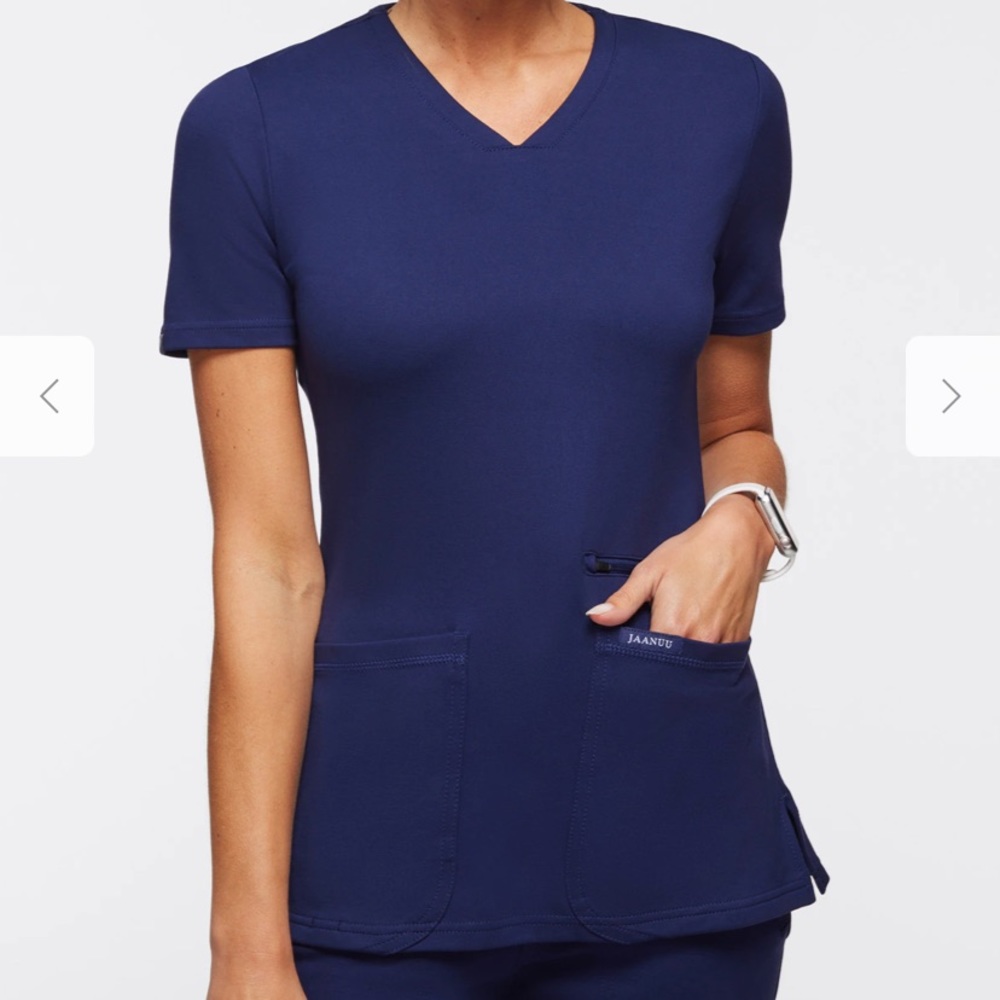 Women's 4-Pocket V-Neck Scrub Top